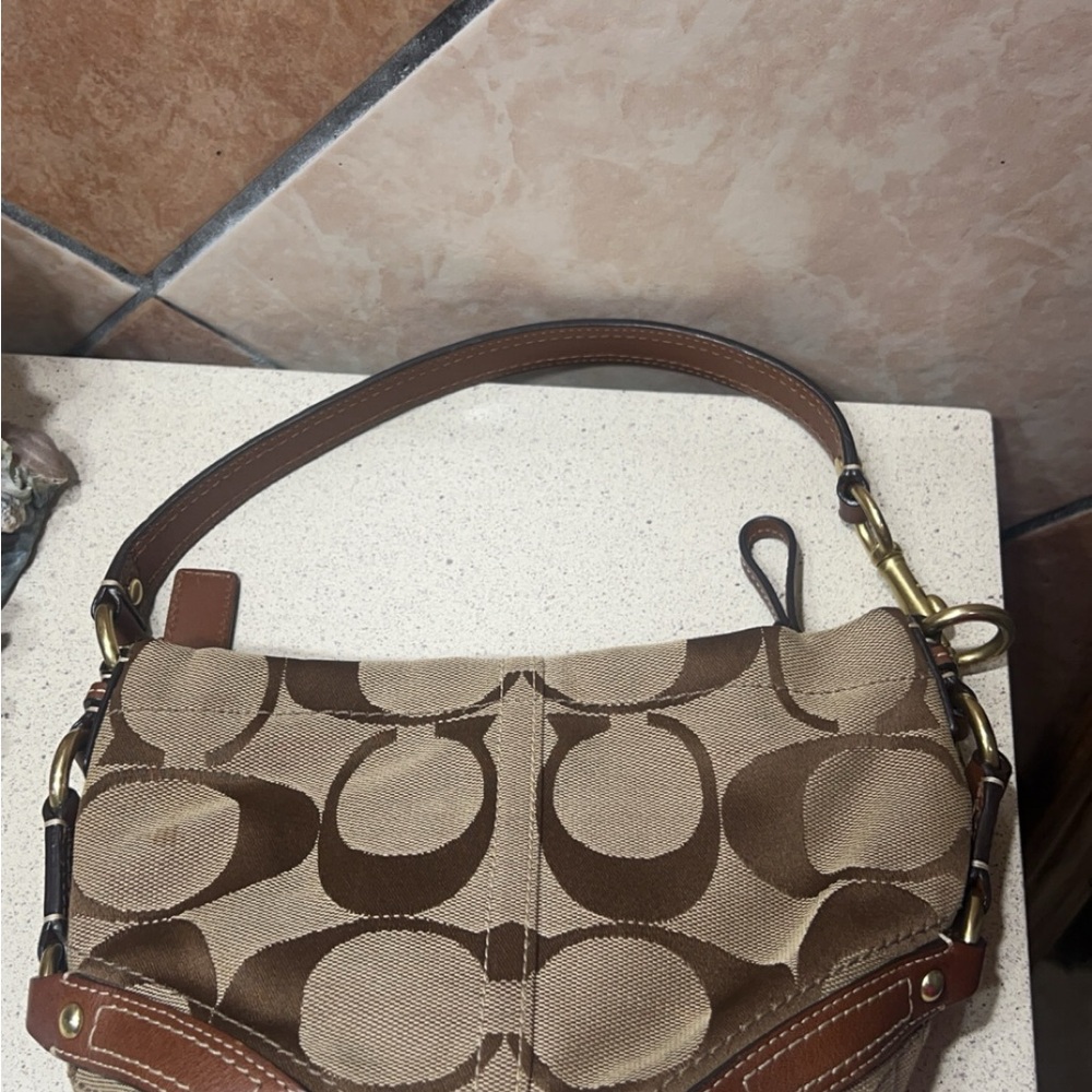 AUTHENTIC COACH KHAKI SIGNATURE C
CARLY TOP HANDLE BAG